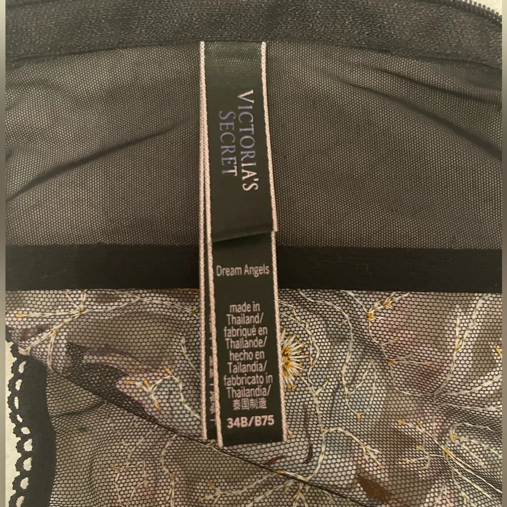 Victoria secret Corset style lingerie
top with embroidered floral details - Picture 7 of 7